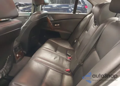 2007 BMW 530Xi из США, поврежденный, VIN WBANF73517CU24541